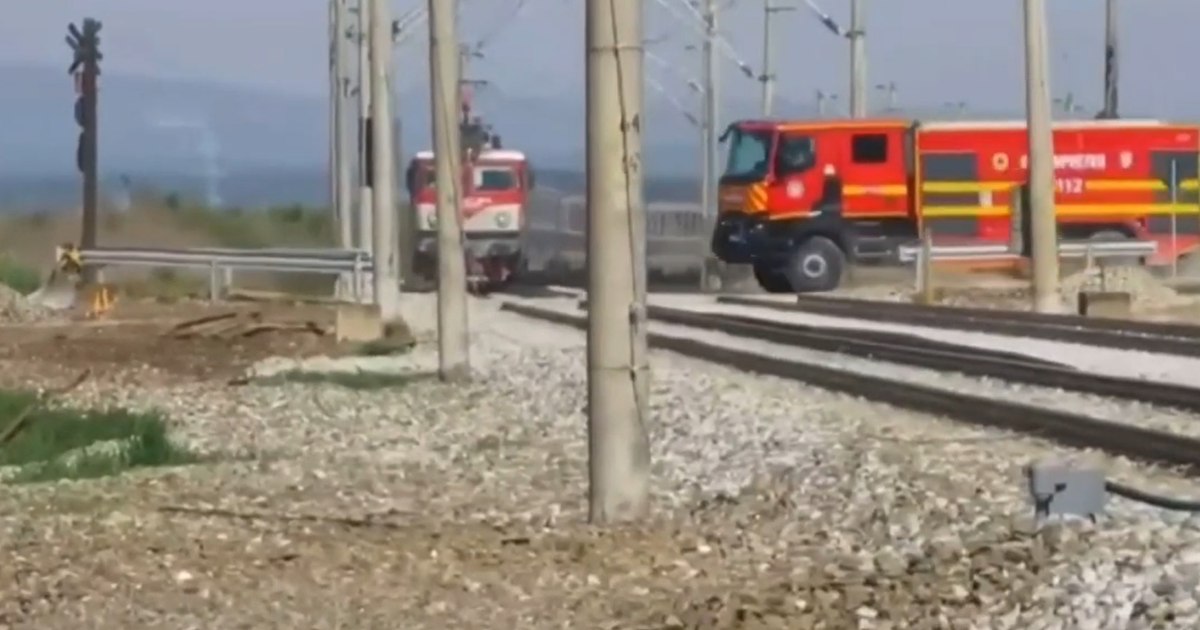 Incendiu la un vagon de călători, într-o gară din Prahova. 40 de persoane s-au evacuat din tren