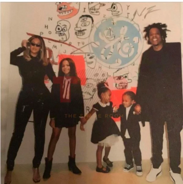 
    Diva, împreună cu fiica, Blue Ivy, de 9 ani, gemenii Sir și Rumi, de 3 ani, și soțul, Jay-ZFoto: Instagram  