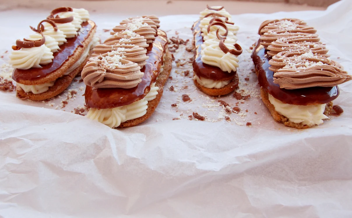 
    Eclere mini tiramisu  