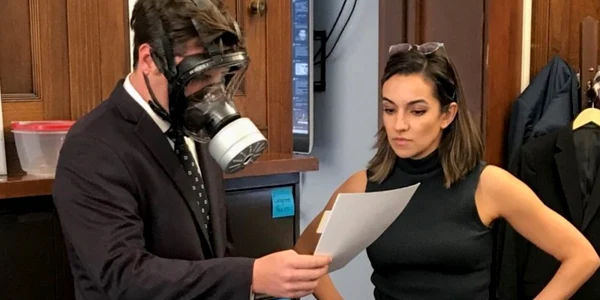 Matt Gaetz s-a remarcat când a purtat o mască de gaze la o şedinţă a Congresului FOTO Twitter 