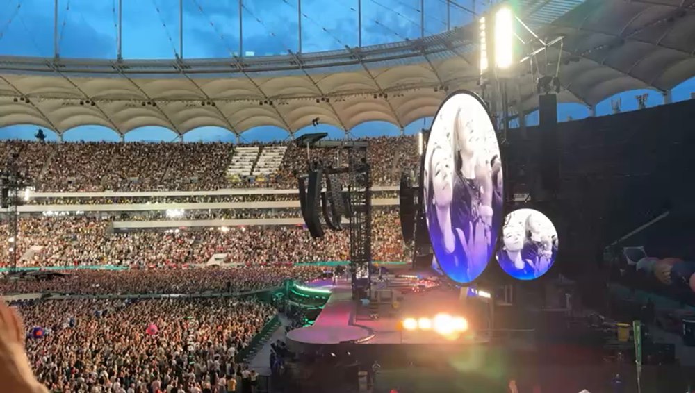 Babasha a cântat din nou pe scena Coldplay și a fost aplaudat: „Cel mai bun public ever”, a spus Chris Martin VIDEO  