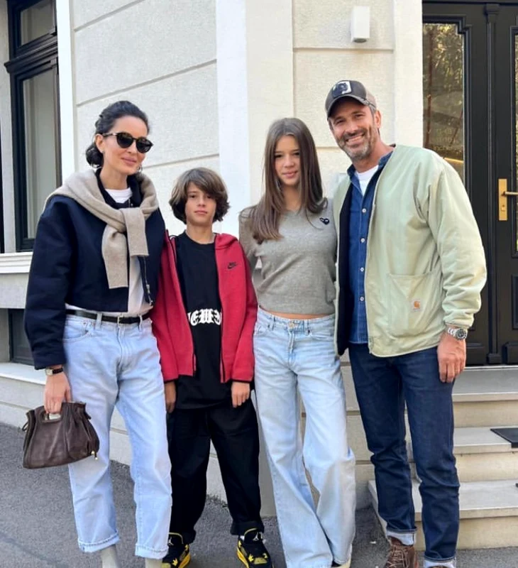 Nicolai Tand, alături de soția Monica și cei doi copii foto : Instagram 