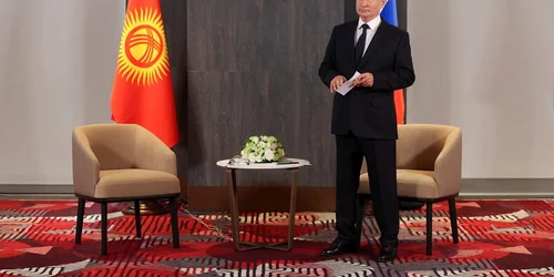 Vladimir Putin la summitul Uzbekistan FOTO EPA-EFE
