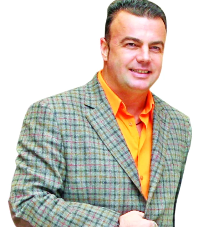 
    Enache, fii pe fază! Marciuc fuge de grec  