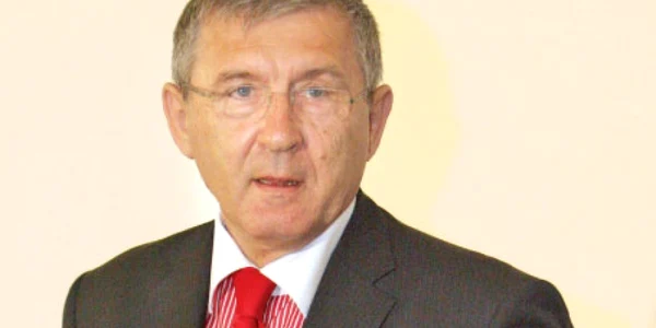 După ce a închis ediţia din print, Nistorescu  nu a putut opri căderea  site-ului 