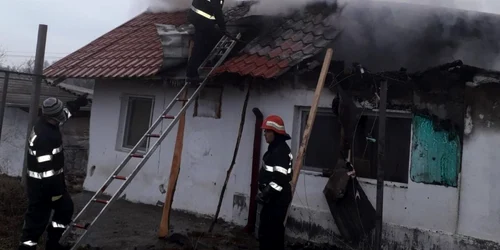 Incendiu schit Closca