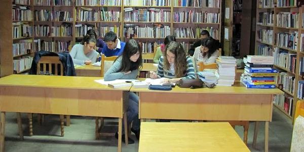 La sala de lectura Victoria va avea loc serata muzicală