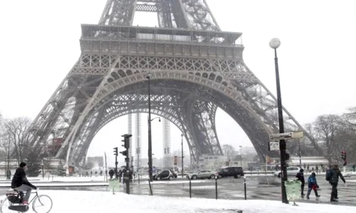 Trista populaţie franceză  „E vina lui Voltaire!“ jpeg