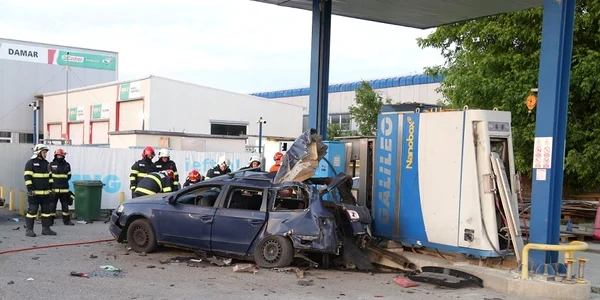 explozie intr o statie de alimentare cu gaz FOTO ISU Buc Ilfov jpg