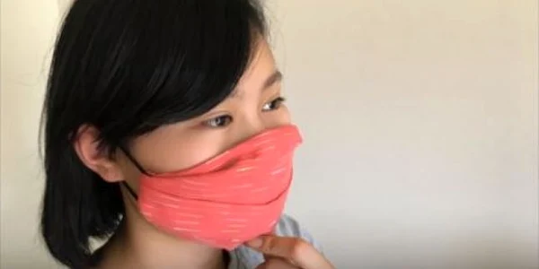 Masca de protecţie poate fi făcută acasă chiar dacă nu ştii să coşi FOTO Captură video