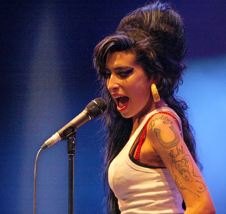 Amy Winehouse, una dintre cele mai puternice voci ale muzicii soul și jazz FOTO: Wikipedia