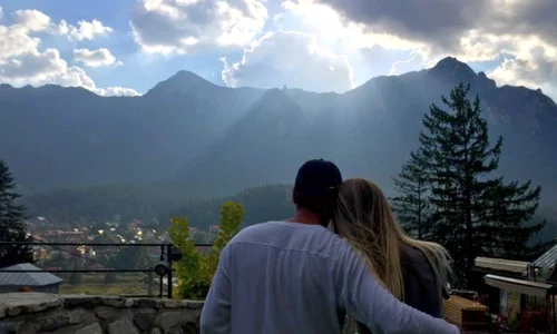 Adela şi Radu au aniversat primul an de căsnicie la munte  jpeg