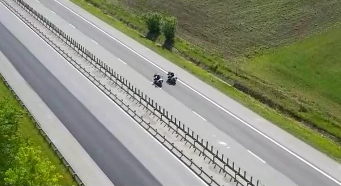 
    Răsăritul în Vama Veche a fost acompaniat de muzica unui DJ care a transmis show-ul live, pe Facebook   