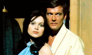 1 james bond si miss caruso jpg jpeg