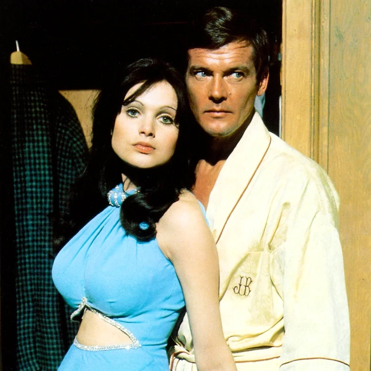1 james bond si miss caruso jpg jpeg