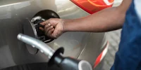 combustibili alimentare benzina motorina pompa foto shutterstock
