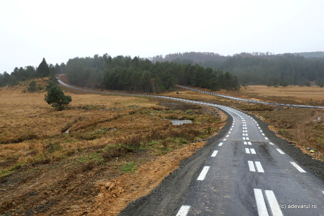 Pista de biciclete de la Vadu Dobrii  Foto Daniel Guță ADEVĂRUL (25) JPG