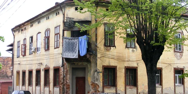 Hanul Roşu