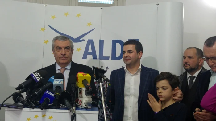 Rezultate alegeri parlamentare 2016. Călin Popescu Tăriceanu, după exit-poll-uri. FOTO Mircea Barbu