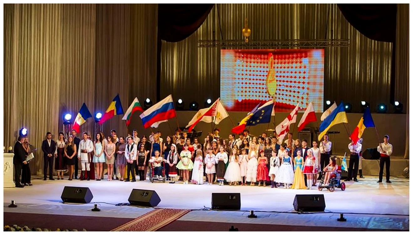 Festivalul Internaţional „Mărul de Aur“