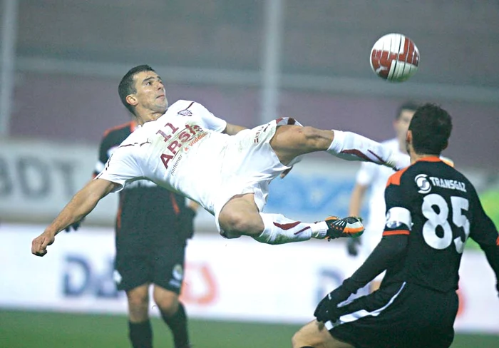 Salarii sub 10.000 de euro, cu excepţia lui Herea