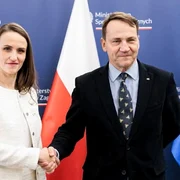 Radek Sikorski si Oana Toiu FB Oana Toiu jpg
