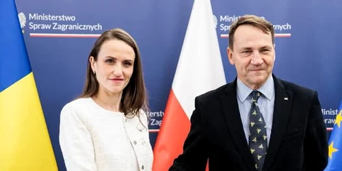 Radek Sikorski si Oana Toiu FB Oana Toiu jpg
