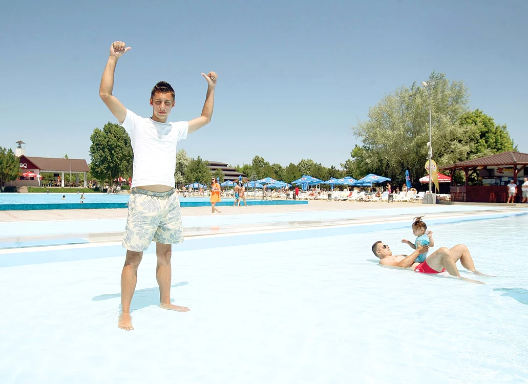 
    Părinţii şi copiii  au invadat ieri  oraşul Fuyang pentru  a da examenulFoto: Guliver/Splashnews  