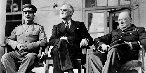 Stalin Roosevelt si Churchill la conferinta de la Teheran din 1943 foto Wikipedia jpg
