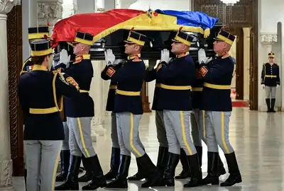 GIF funeralii iliescu 