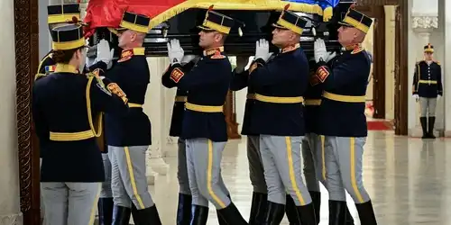 GIF funeralii iliescu 