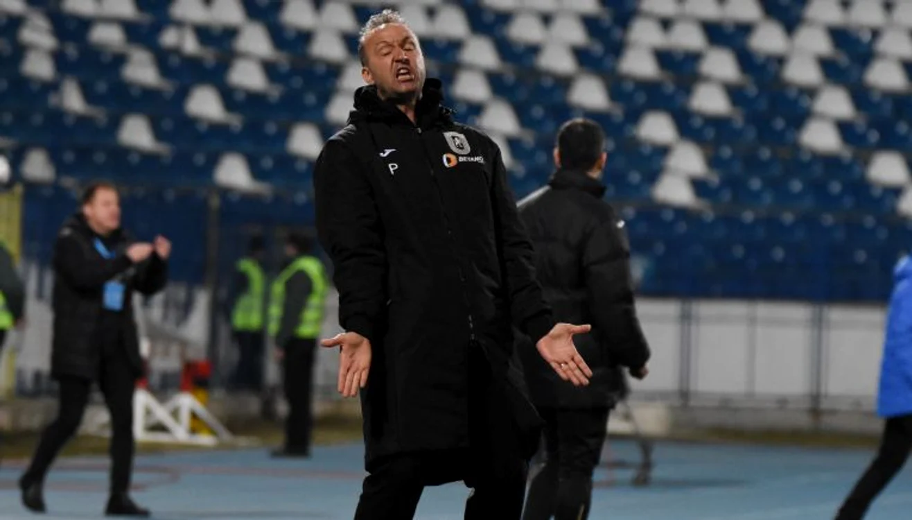 
    Corneliu Papură a fost demis a treia oară de la Universitatea CraiovaFOTO: Sportpictures.eu  