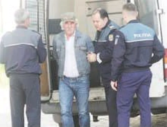 Un argeşean a primit a 7 ani de închisoare după ce şi-a împuşcat vecinul cu o armă artizanală