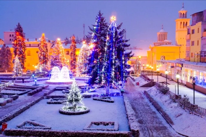 Primăria Câmpia Turzii a rămas fără iluminatul festiv. FOTO: Primăria Câmpia Turzii
