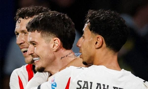 dennis man fb psv jpg