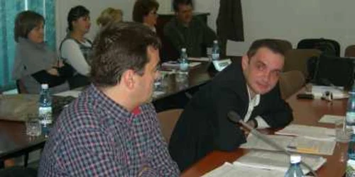 Tiberiu Dekany alături de un alt coleg din CLM 