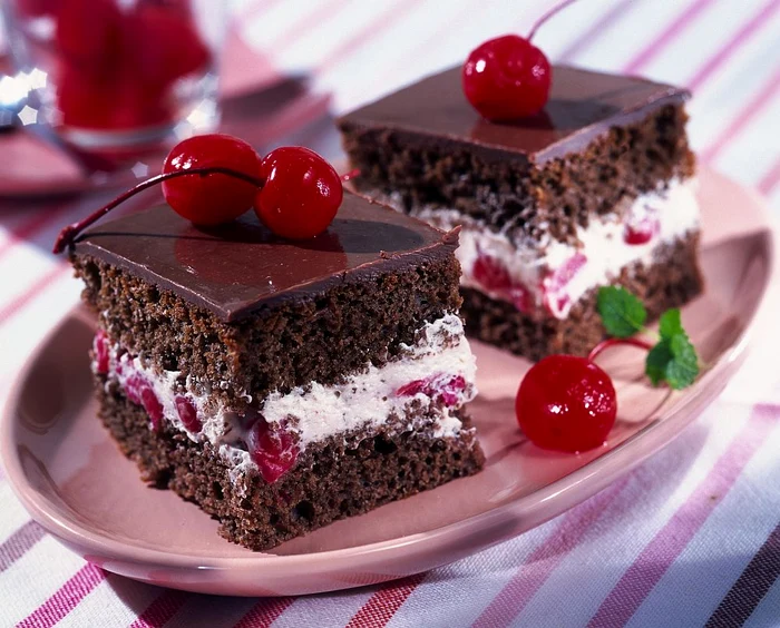 
    Urmează paşii recomandaţi de noi pentru un gustos desertsursa pozei: clickpoftabuna.ro  