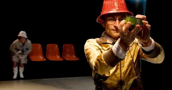 Cezar Antal şi Isabela Neamţu în spectacolul „Râs nervos“