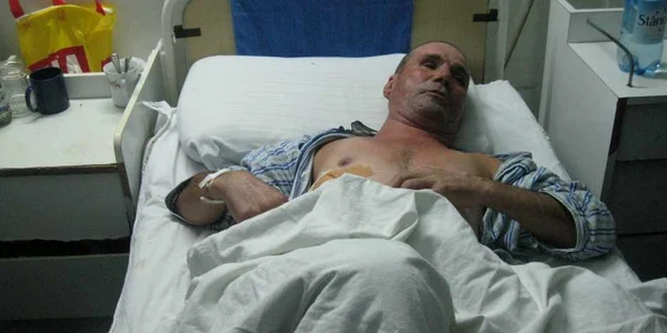 Nicolae Istrate, de ziua lui, pe patul de spital. 