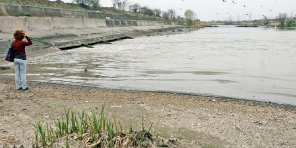 România ar fi putut accesa fonduri europene pentru epurarea apelor uzate  