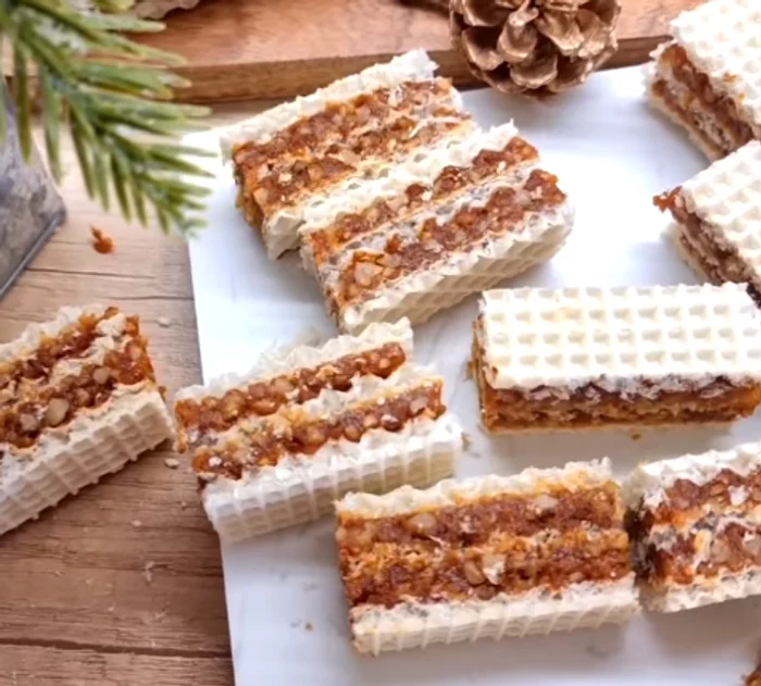 Prăjitură cu foi de napolitană și nucă. Foto: Instagram / Teo's Kitchen