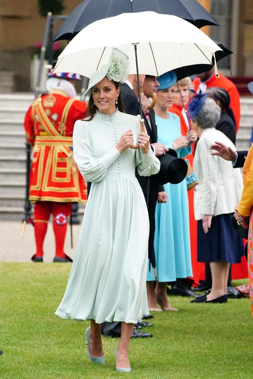 Kate Middleton garden party (9) jpg