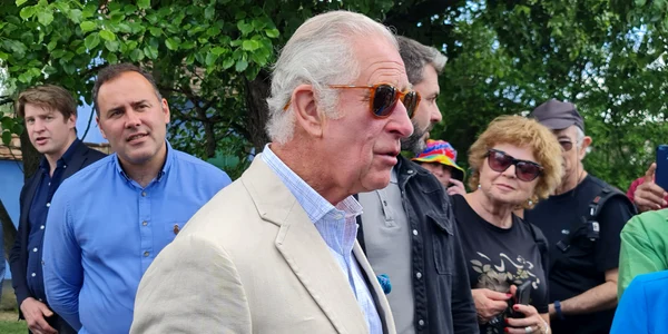 Printul Charles in Transilvania Viscri Valea Zalanului (2) jpg