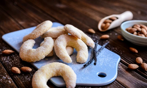 Cornulete vanilate de post  Sursa foto shutterstock 553948255 jpg