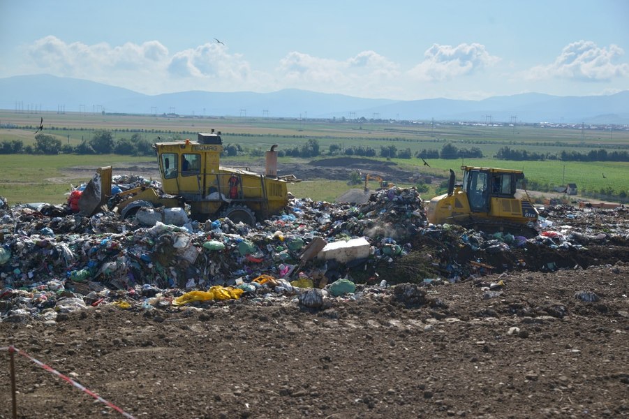 România, condamnată la CJUE pentru că nu a închis o groapă de gunoi neutilizată din secolul trecut