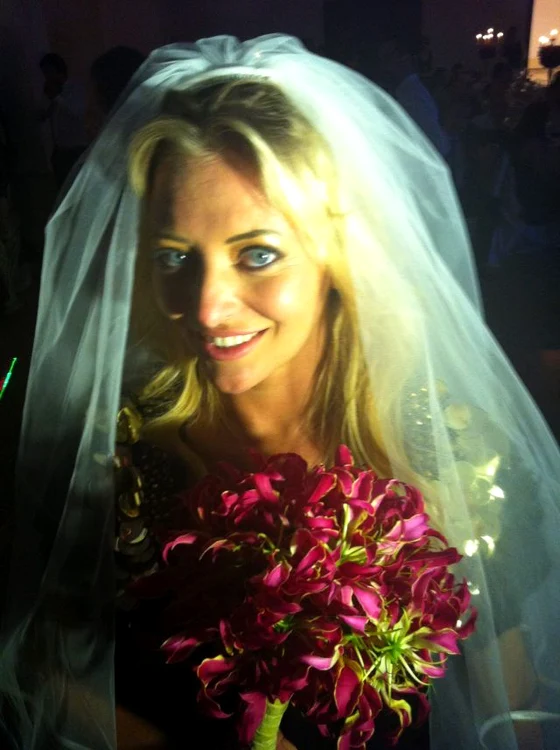 Delia Matache, purtând un voal de mireasă (Foto: Facebook)