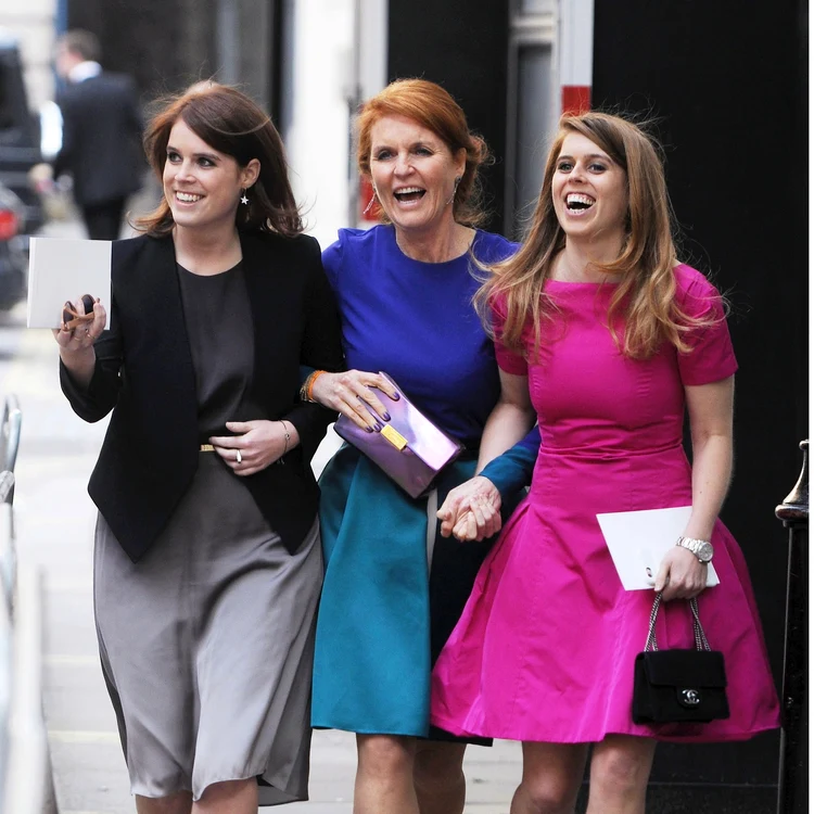 Sarah Ferguson și fiicele ei, Prințesa Beatrice și Prințesa Eugenie, 2024   Facebook 3 jpg