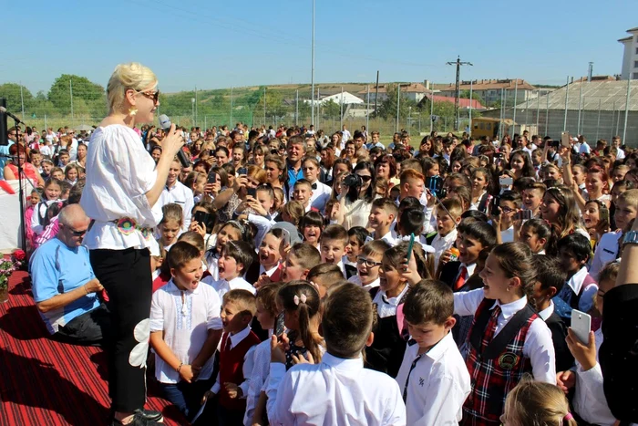 Loredana le-a vorbit elevilor despre puterea pe care poate să o aibă cititul