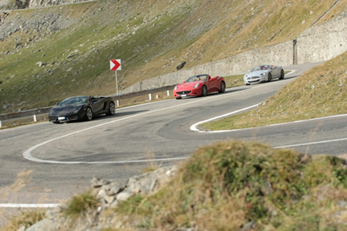 
    Cei de la Top Gear au testat mașinile pe Transfăgărășan  