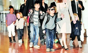 Brad şi Angelina (fotografii: guliver/splashnews) jpeg